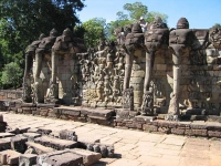 Камбоджа - Ангкор - каменые слоны