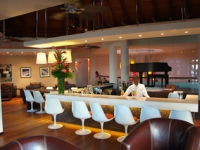 Le Cardinal Exclusive Resort Hotel - piano bar