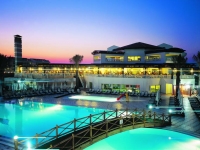 Aydinbey Famous Resorts - 