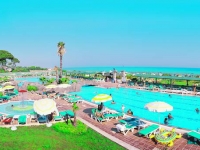 Maritim Pine Beach Resort - pool