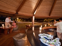 Bluewater Maribago Beach Resort - Oyster Bar