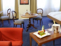 Lindner Hotels   Alpentherme -  