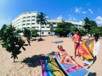 Browns Beach Hotel - 